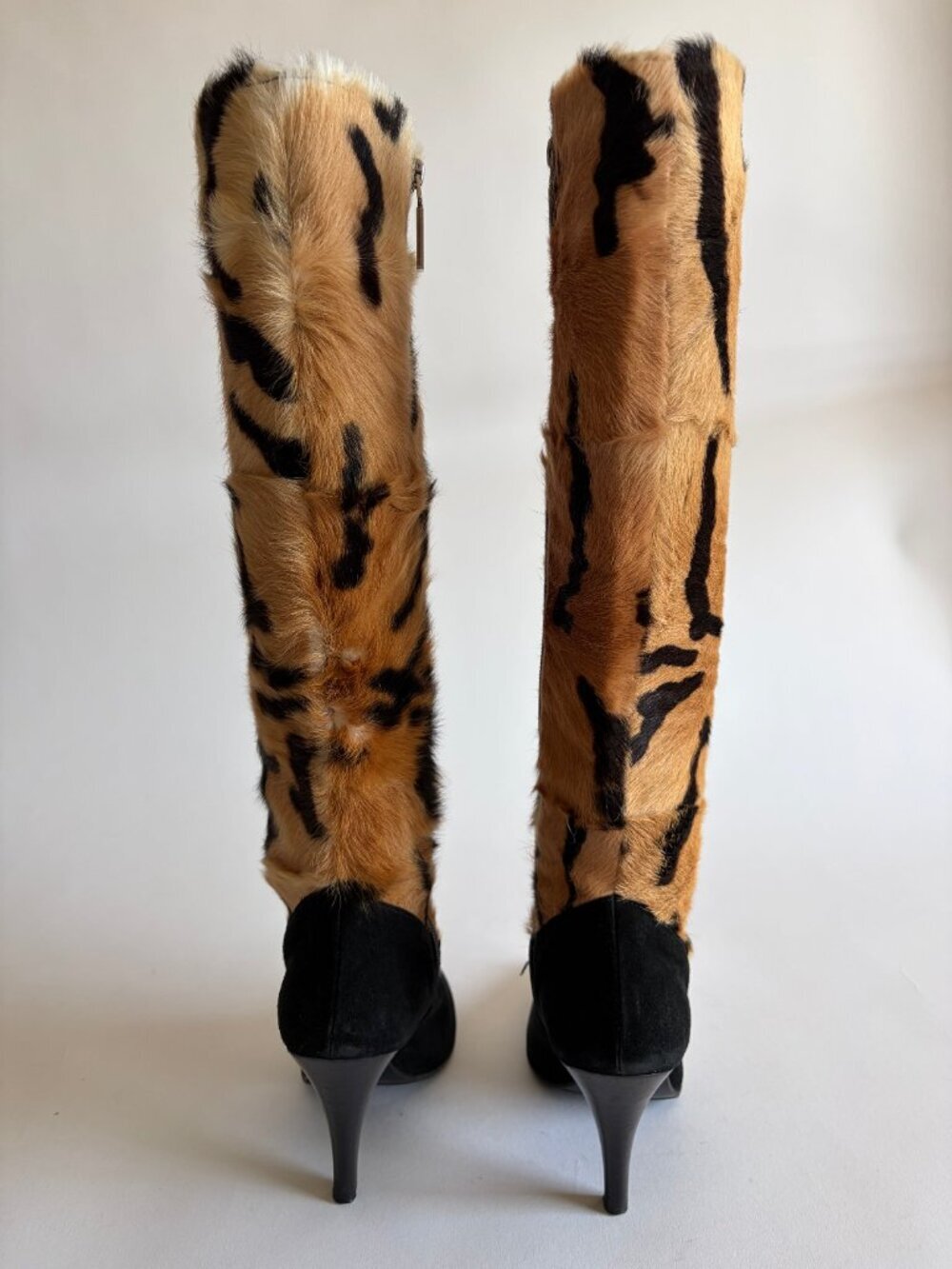 VINTAGE VERSACE FAUX FUR KNEE-HIGH BOOTS - Picture 9 of 10